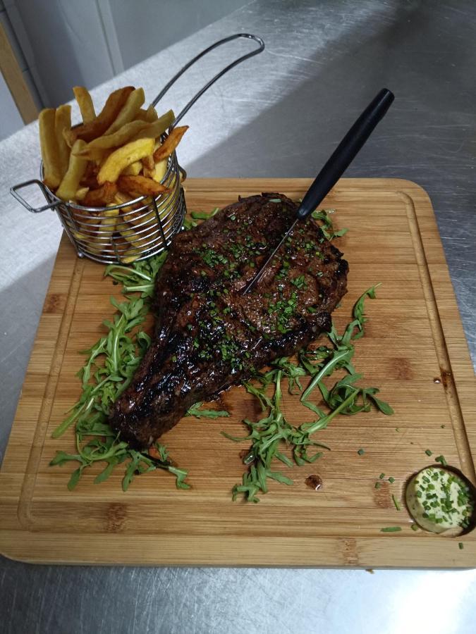 Hotel Restaurant L'Escale Du Bon Accueil Rambrouch 외부 사진